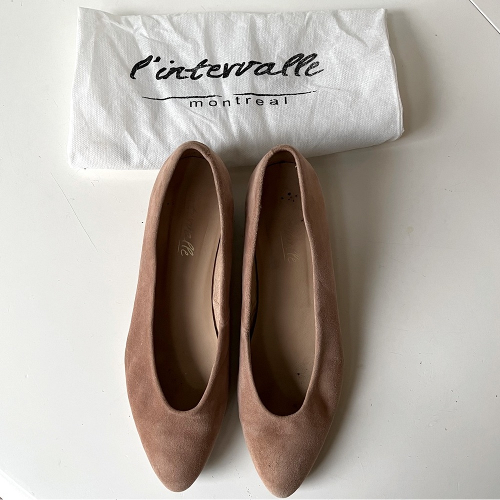 Clou suede low heel -sz 7.5/8